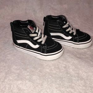 infants/toddler van sneakers